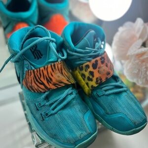 Size 7 - Nike Kyrie 6 Oracle Aqua